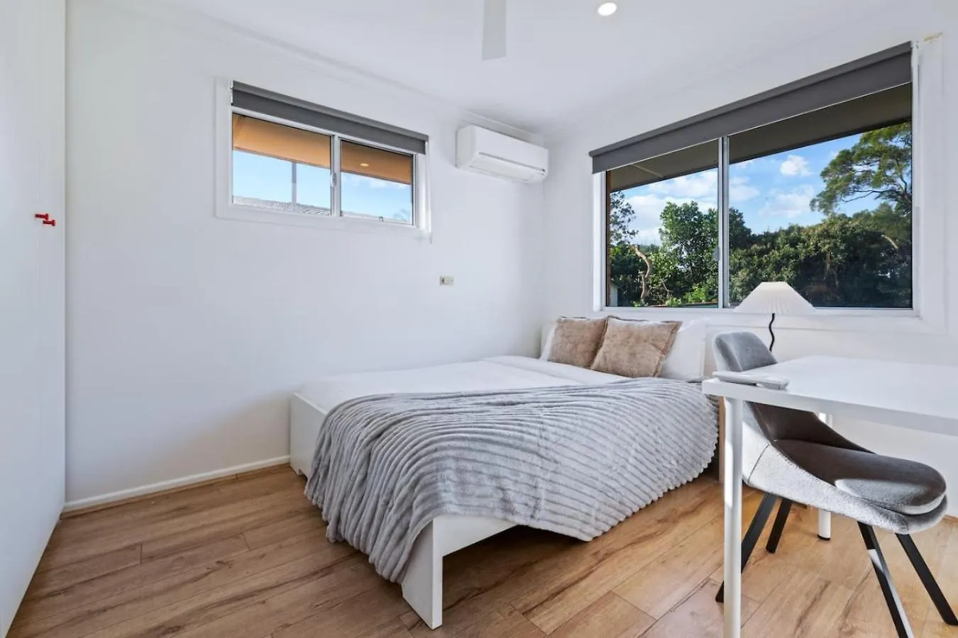 1Mins To Pinelands Plaza 4Br Chic Family Retreat Holiday home Brisbane